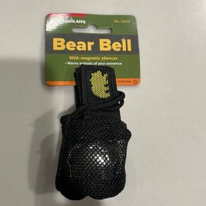 Bear bell with magnetic silencer